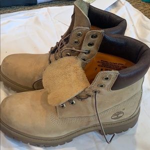 Timberlands, light tan